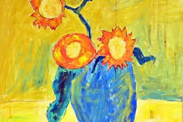 In meiner Spur. Zwei gelbe Gesichter und drei Sonnenblumen.